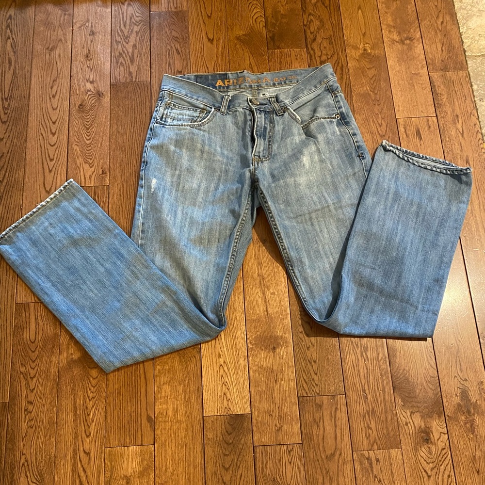 Distressed look men’s jeans
